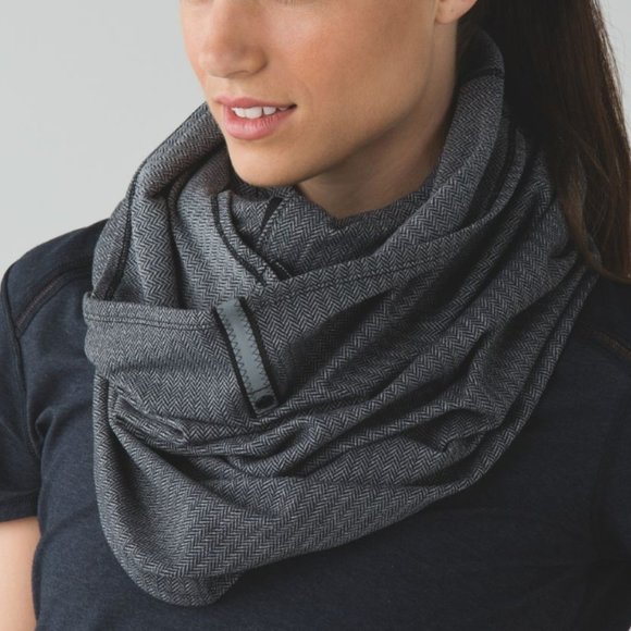 Lululemon Vinyasa Scarf - Picture 1 of 6